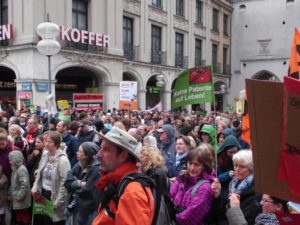 Teilnehmer Demonstration "Keine Patente auf Leben" in München